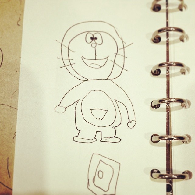 レストランのノートにやってしまいがちな、ドラえもん、見つけた。