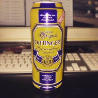 1731年創業の、ドイツビール、エティンガーの白ビール。いただきます!小麦のかをり